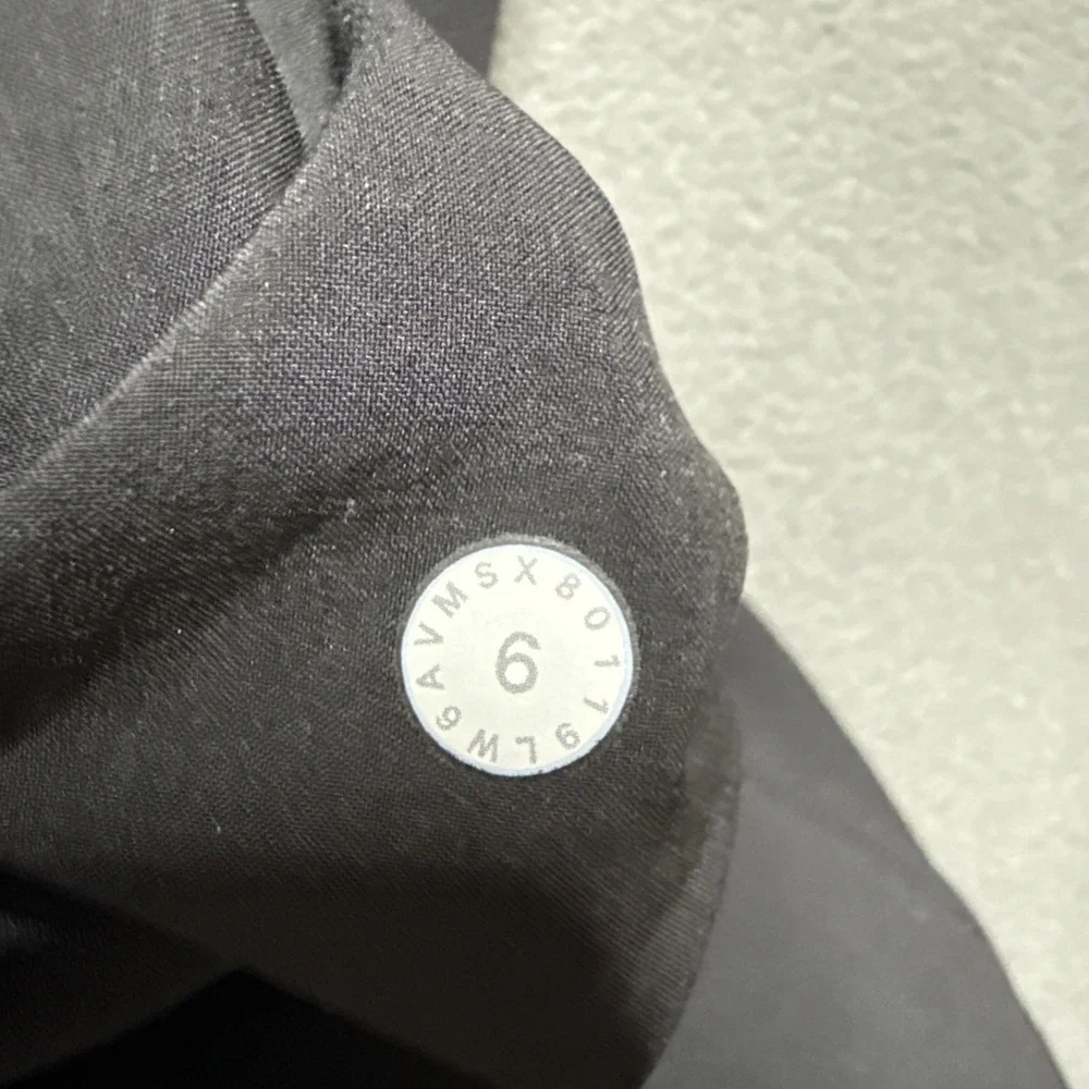 Lululemon Pants Womens 6 Black 23